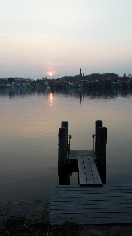 Fewo Direkt Am See - Malchow Apartment มัลโชว์ ภายนอก รูปภาพ